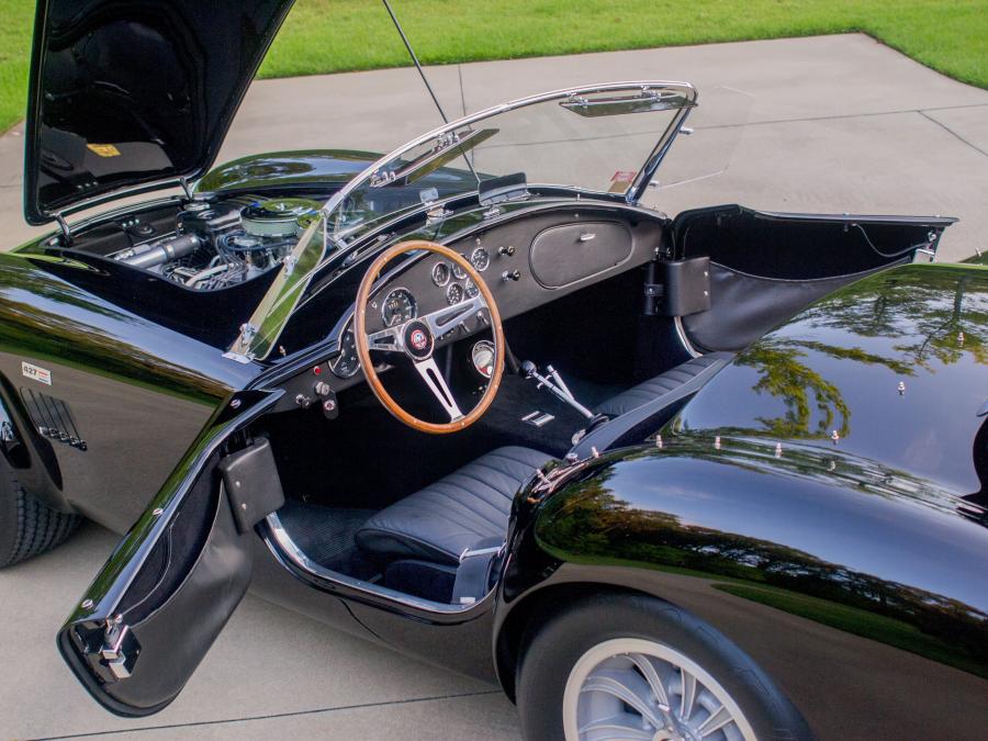 Интерьер Shelby Cobra 427 (CSX 3130) 1965 года  (фото 4 из 6)